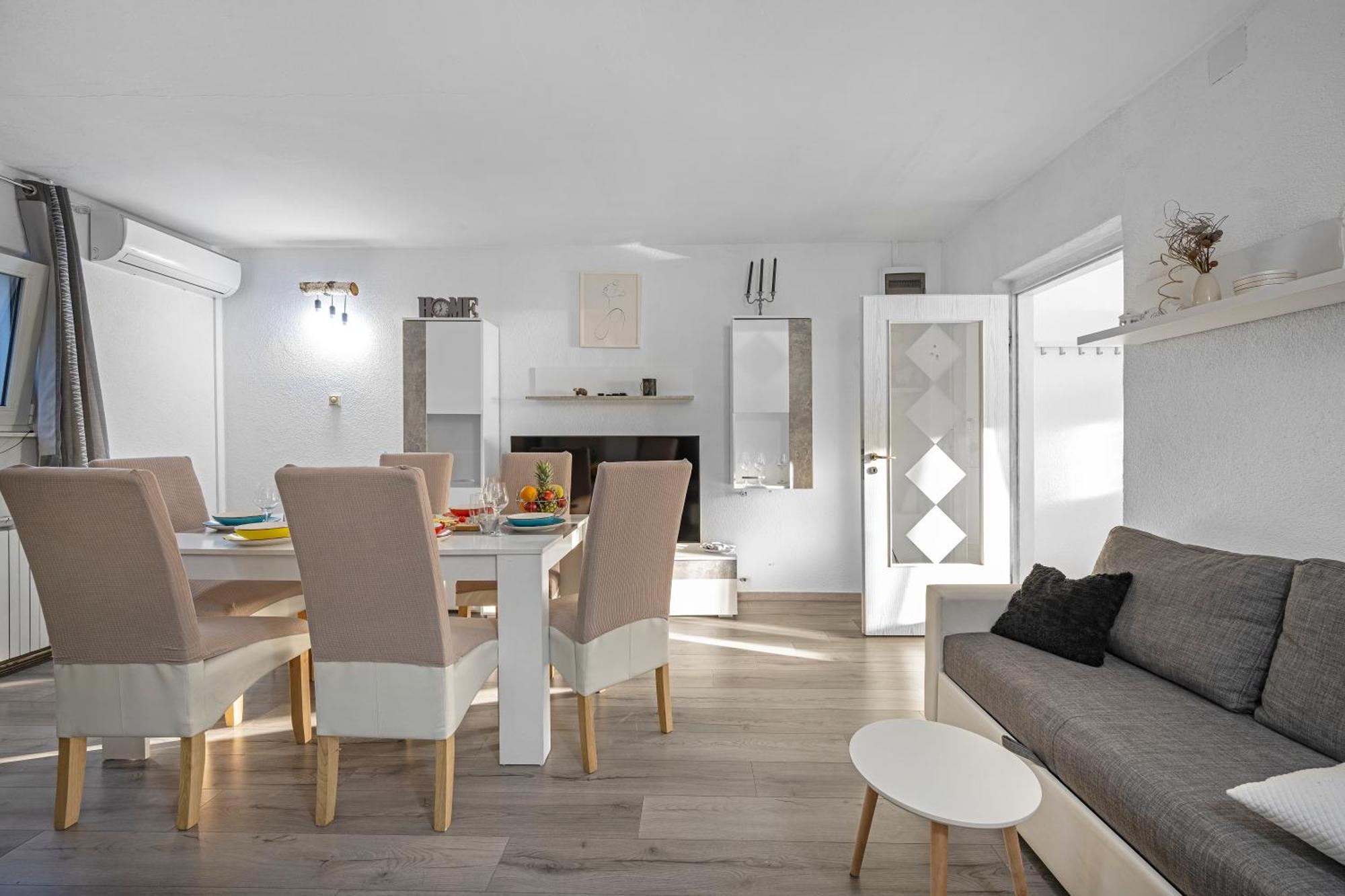 Casa Juric Apartment พรีมอชเตน ภายนอก รูปภาพ